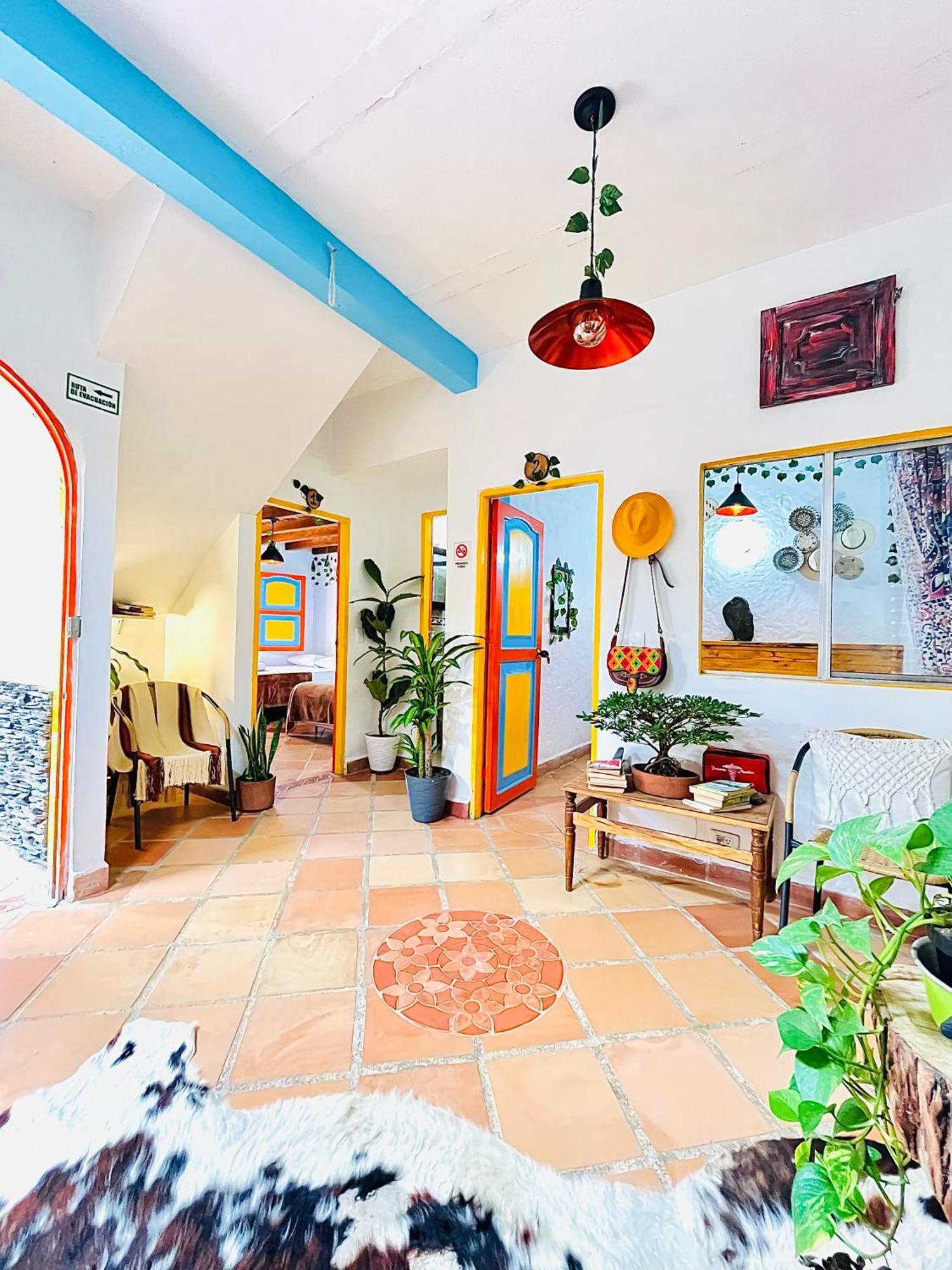 Casa De Las Rocas Hostel Хардин Экстерьер фото