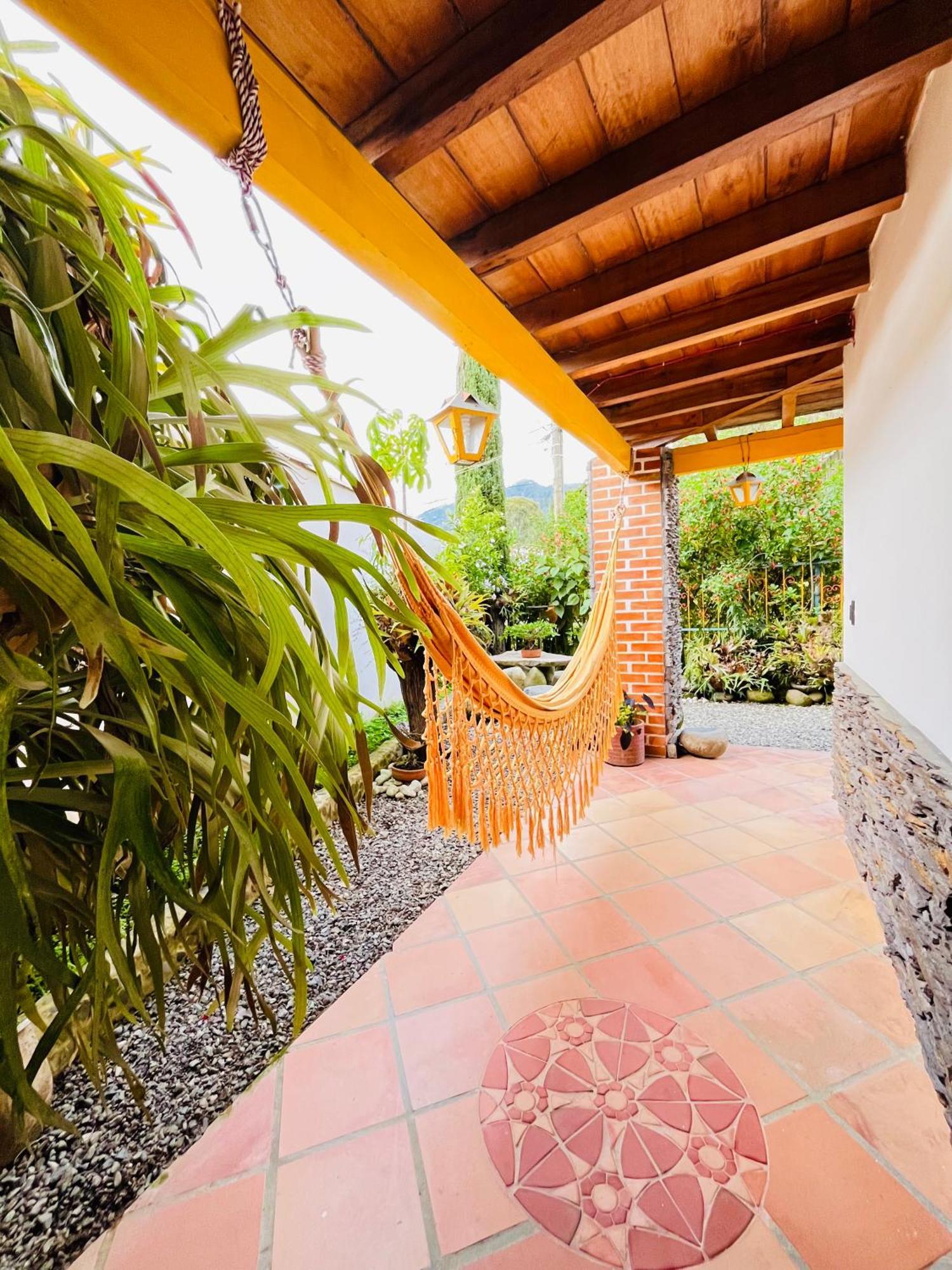 Casa De Las Rocas Hostel Хардин Экстерьер фото