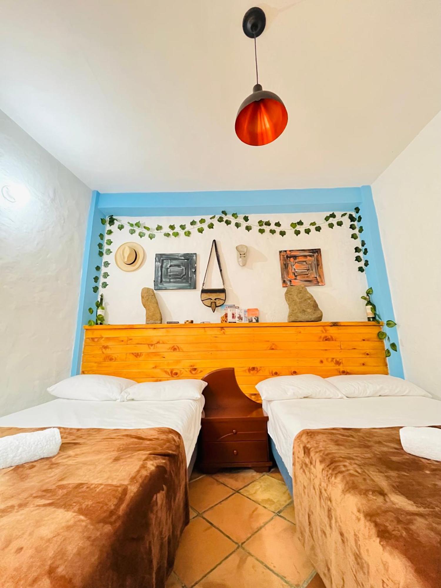 Casa De Las Rocas Hostel Хардин Экстерьер фото