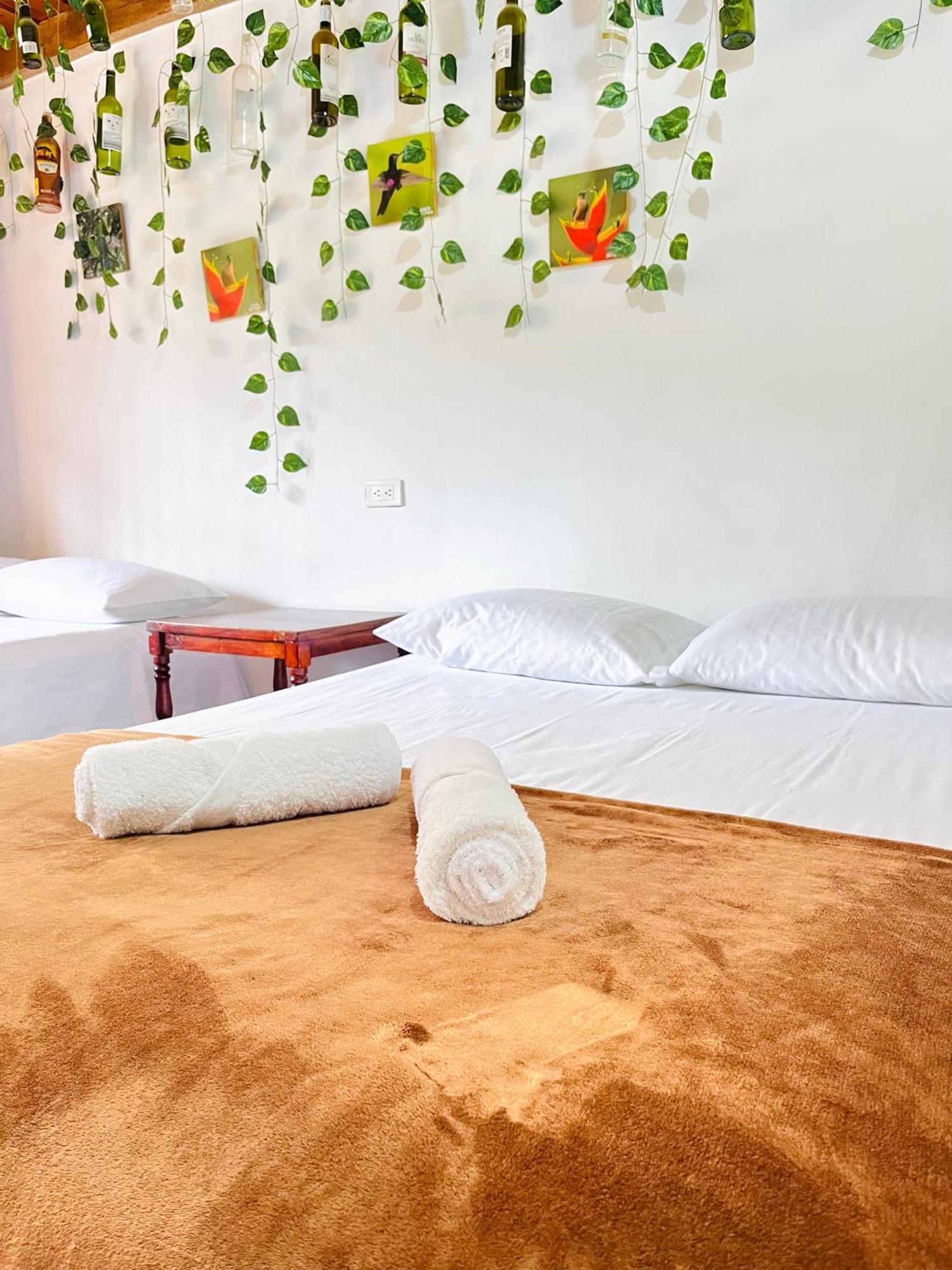 Casa De Las Rocas Hostel Хардин Экстерьер фото